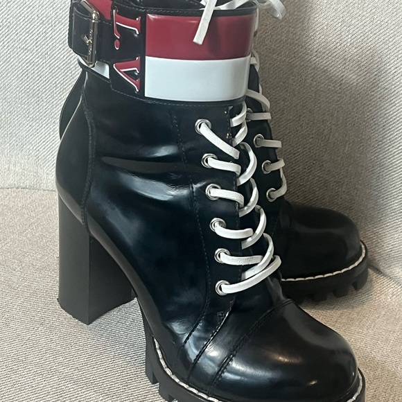 Louis Vuitton Star Trail Black Ankle Combat Boots - Picture 2 of 9